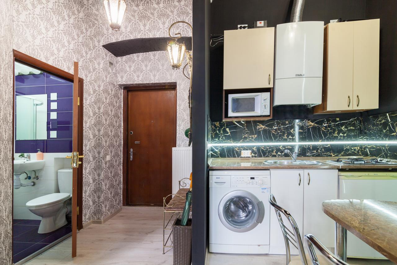 Austrian Apartments Leopolli Near Railway Station Lemberg Exterior foto